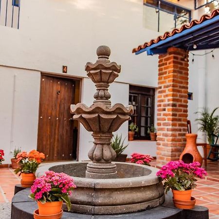 Casa De Hospedaje -La Abadia De San Pedro Guadalajara Exteriör bild